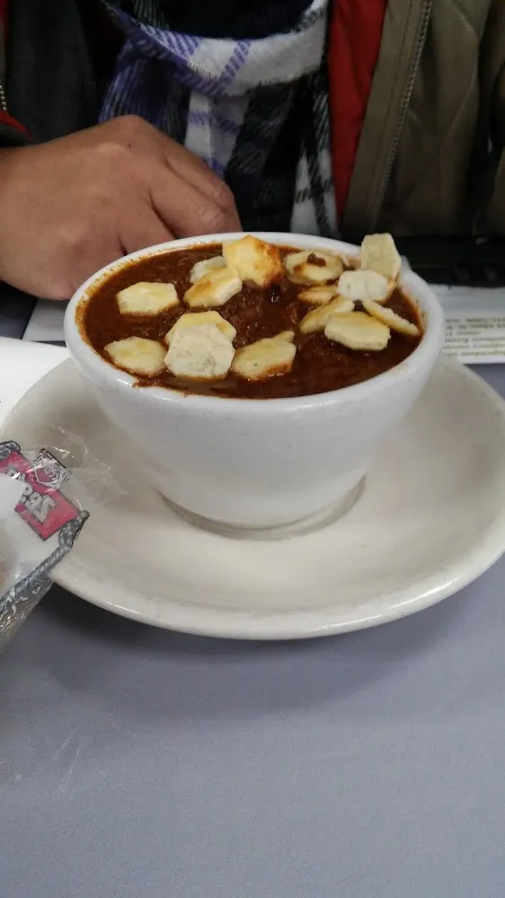 Chili with Oyster Crackers